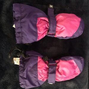 Toddler Girl snow mittens